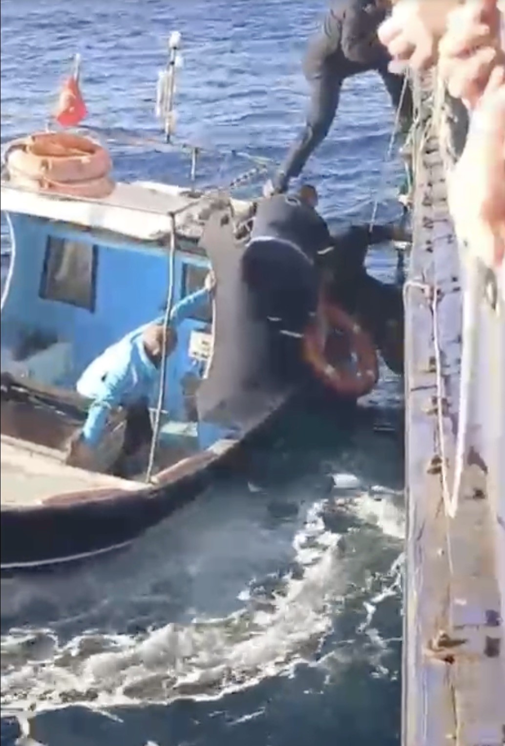 Canakkalededenizdecanpazarisaniyelerleyaristilar