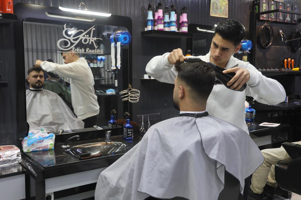 Depremeyakalandıyinedeisinibırakmadıalıstıgımicinisimedevamettim