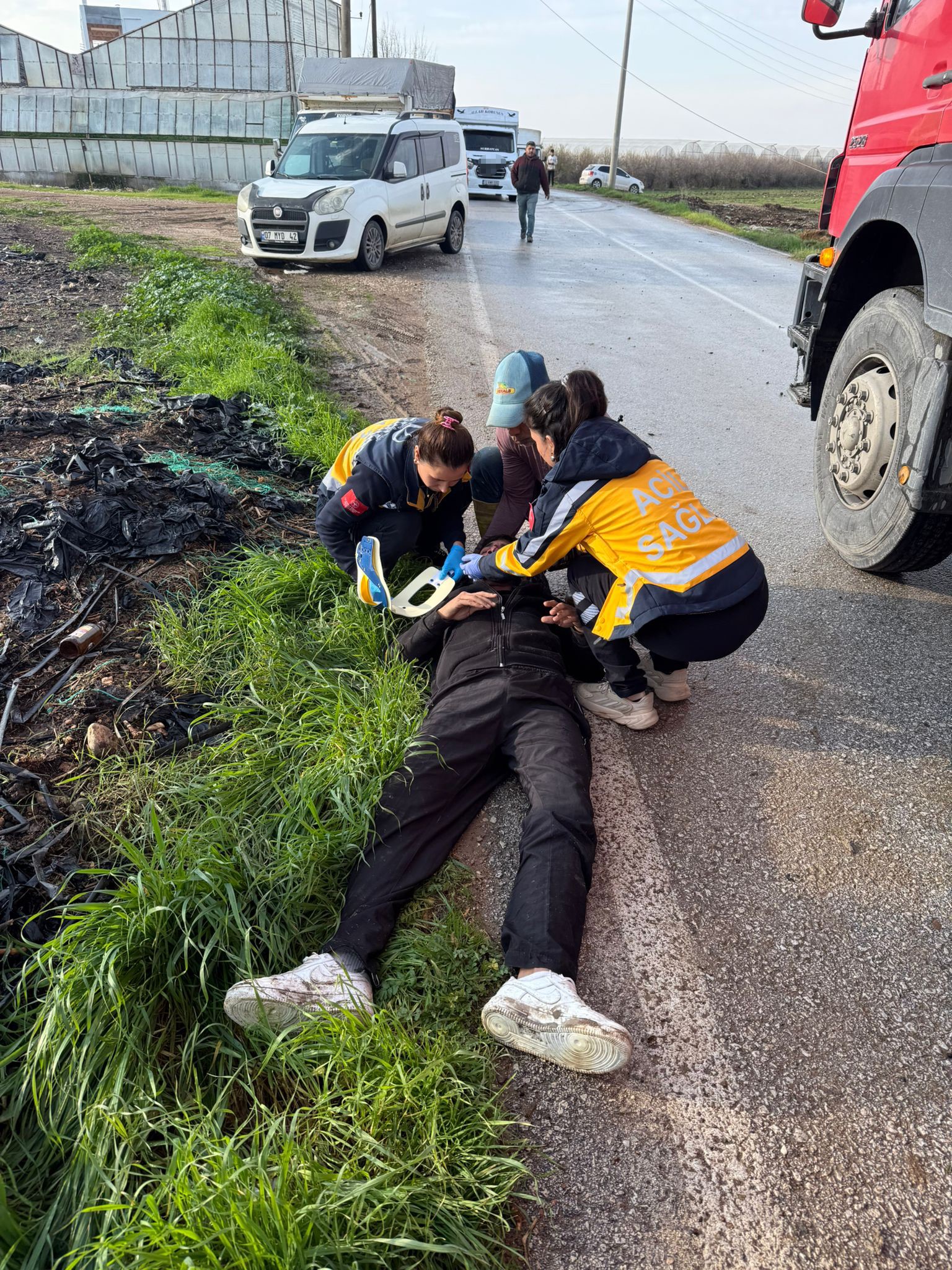 Direksiyonhakimiyetikaybedilenminibuselektrikdireginecarpti