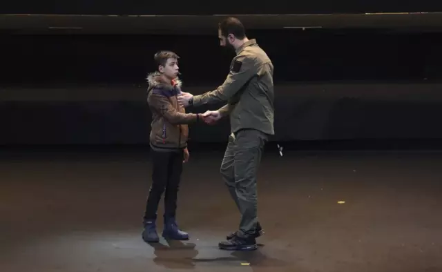 Dunyagundemineoturmustuyillarsonraanlatti