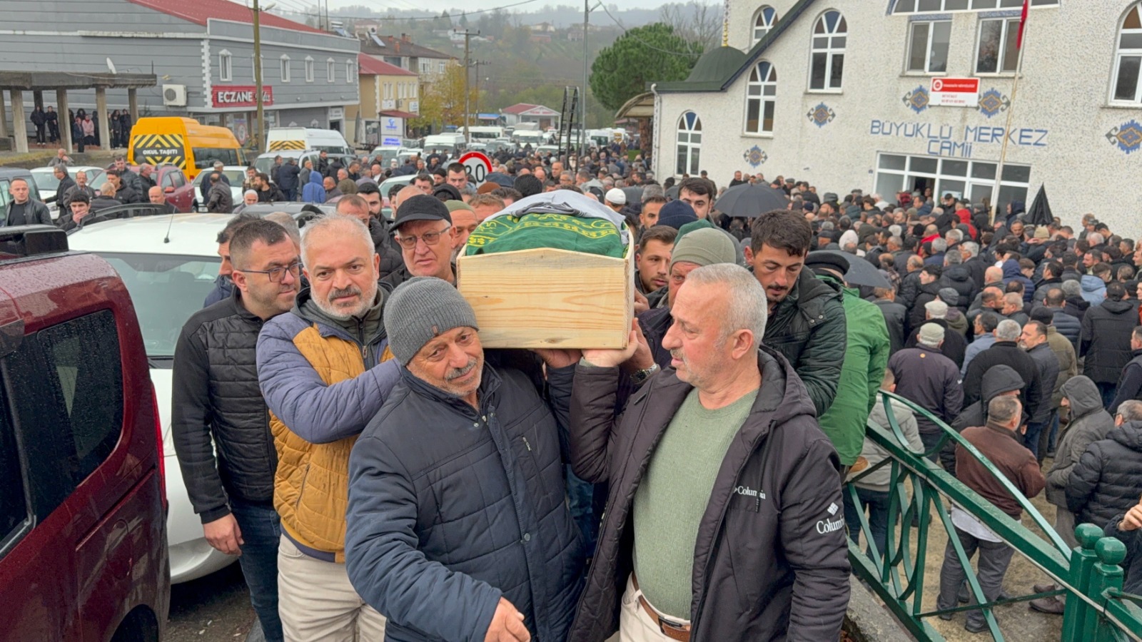 Fecikazadakolunusilajmakinesinekaptirdi