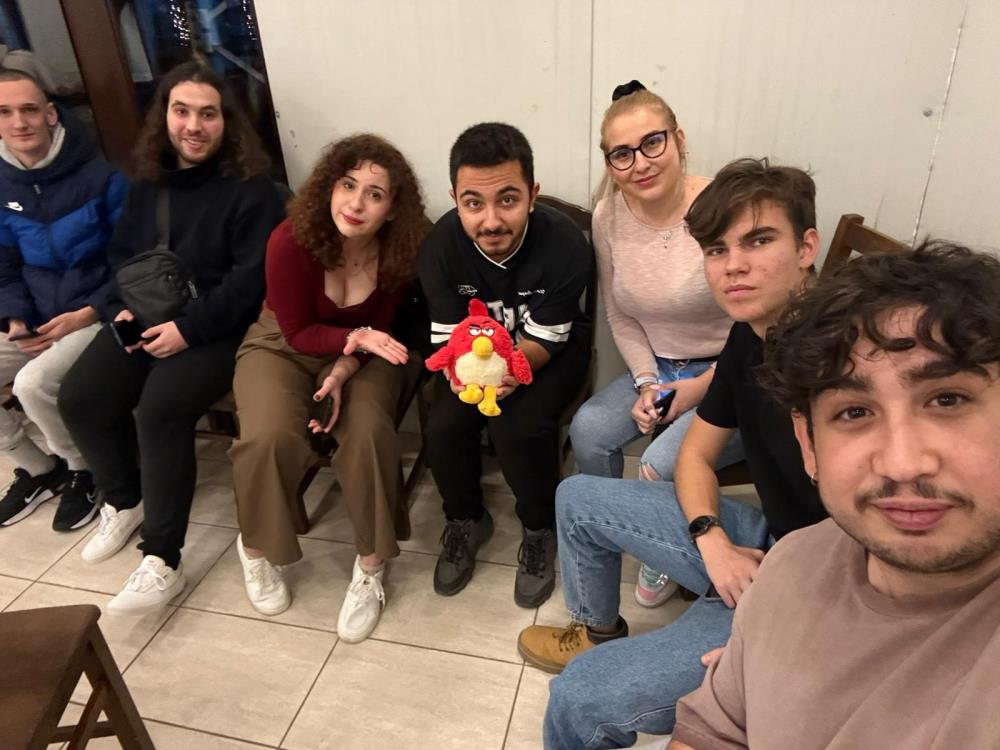 Gençlerdenavrupabirligiatagıabyeacıldılar