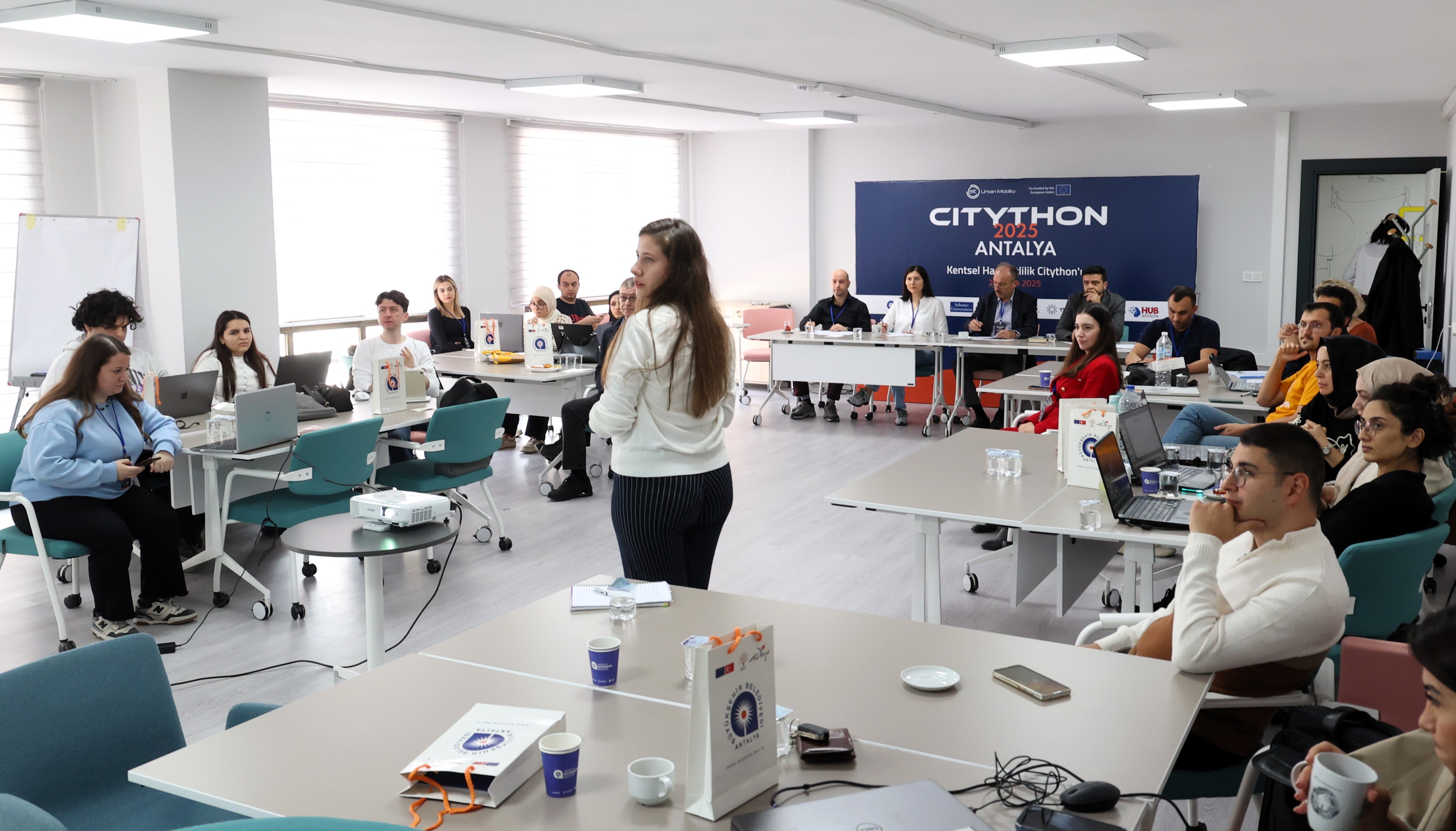 Gengirisimcilerantalyaningeleceginitasarladi