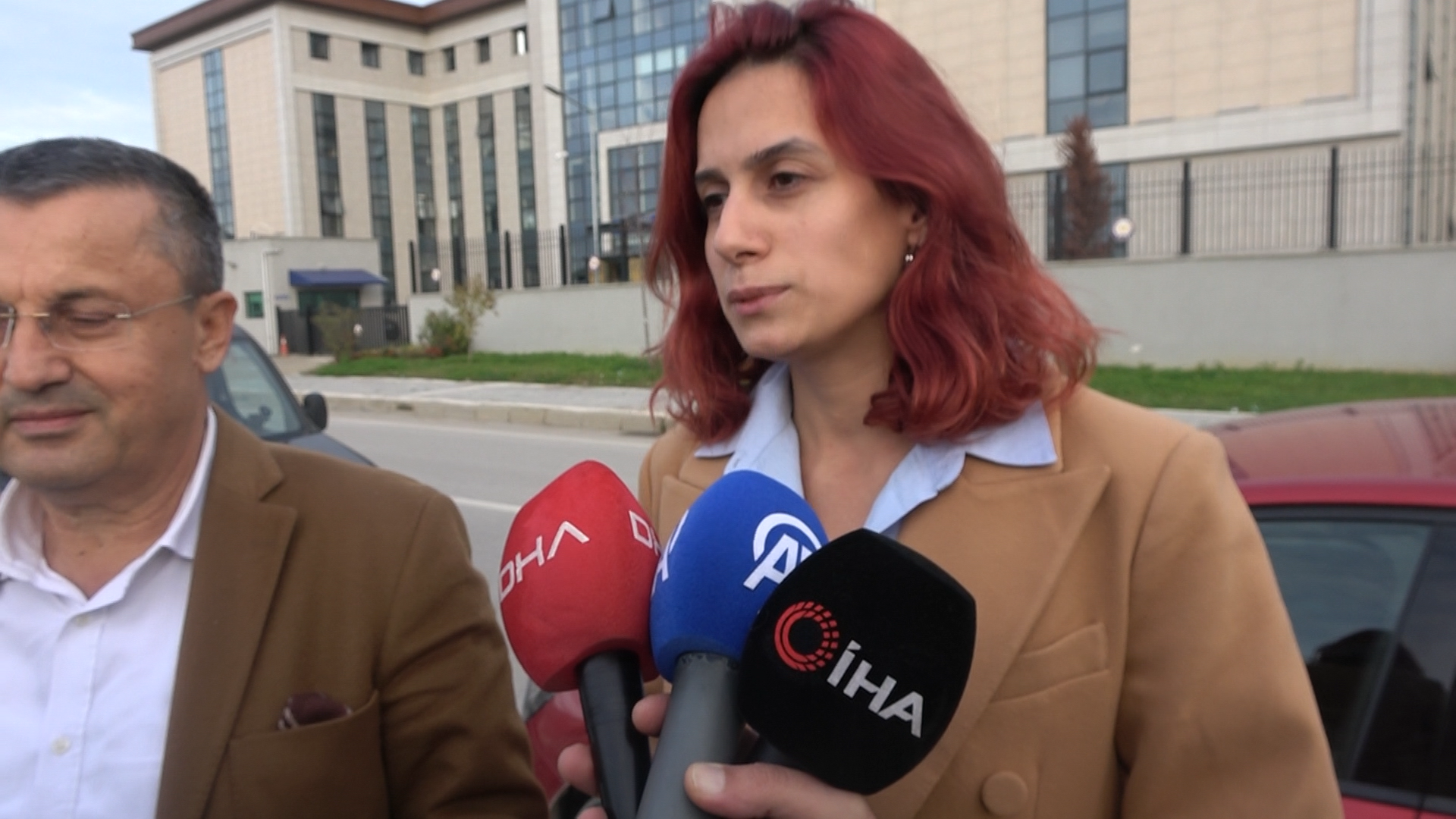 Gullununkizitugyanvearkadasikaciyormuydu