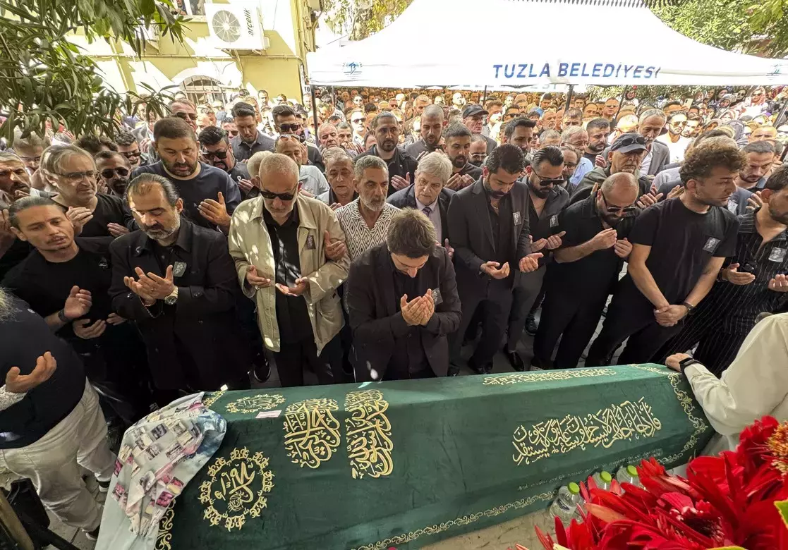 Gullununolumundeyeniseskaydi