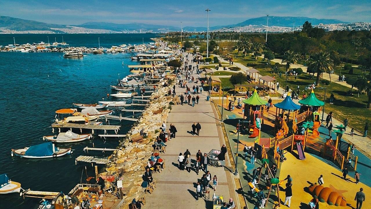 Izmirturizmmerkezinintahtinaadaycokiddialiyiz