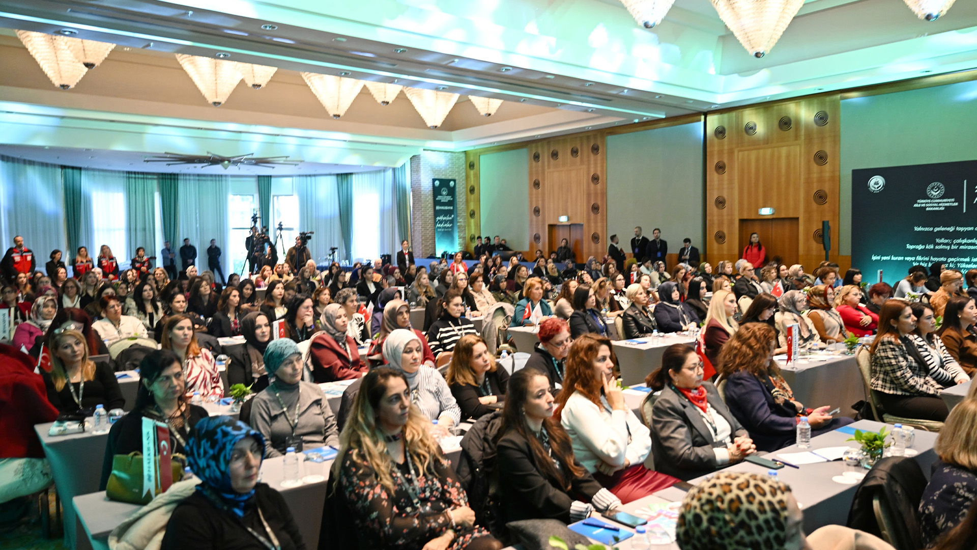 Kadinlaringucuekonomiyeyansiyor