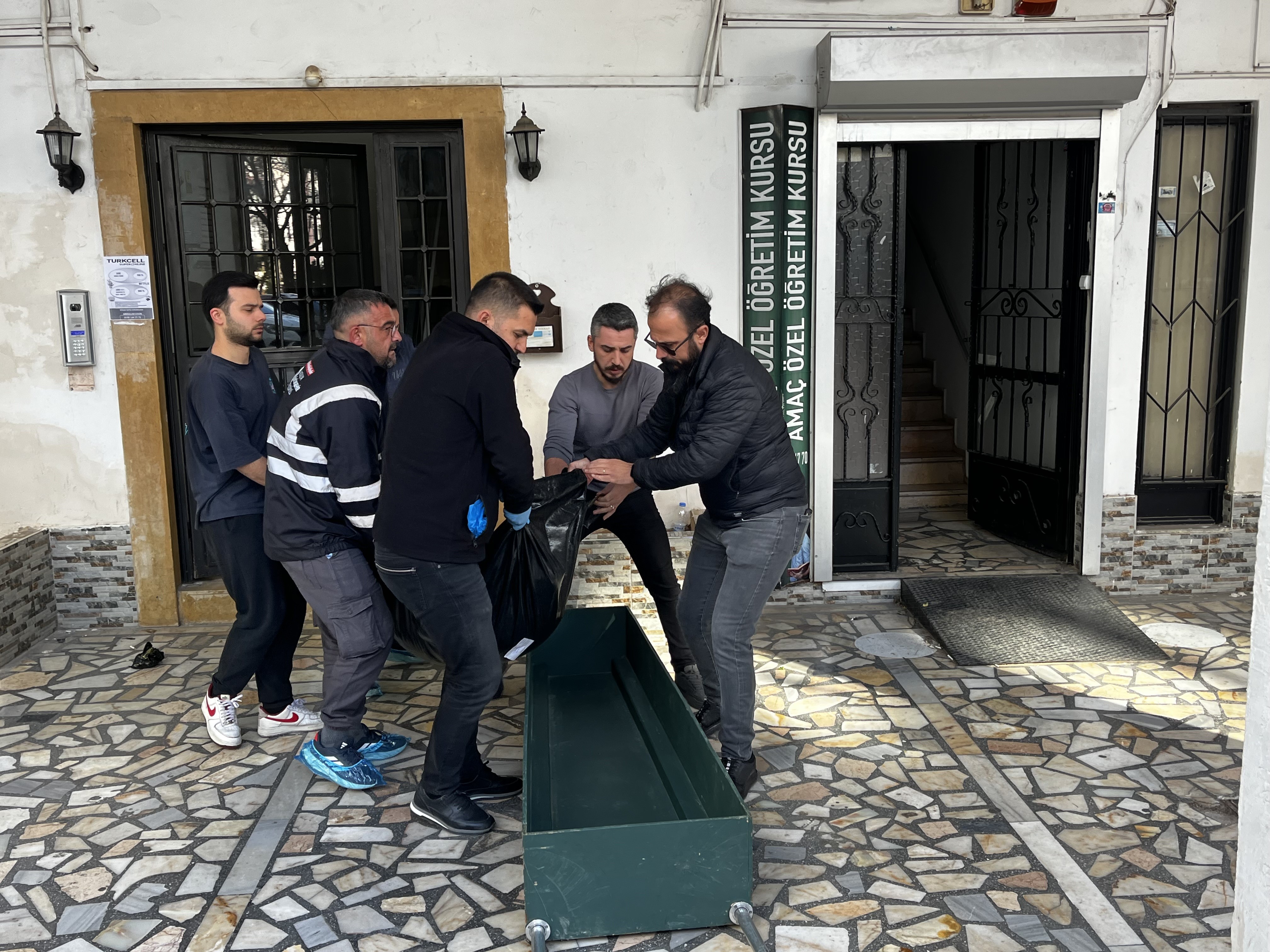 Kizicansizbedeninerastladi