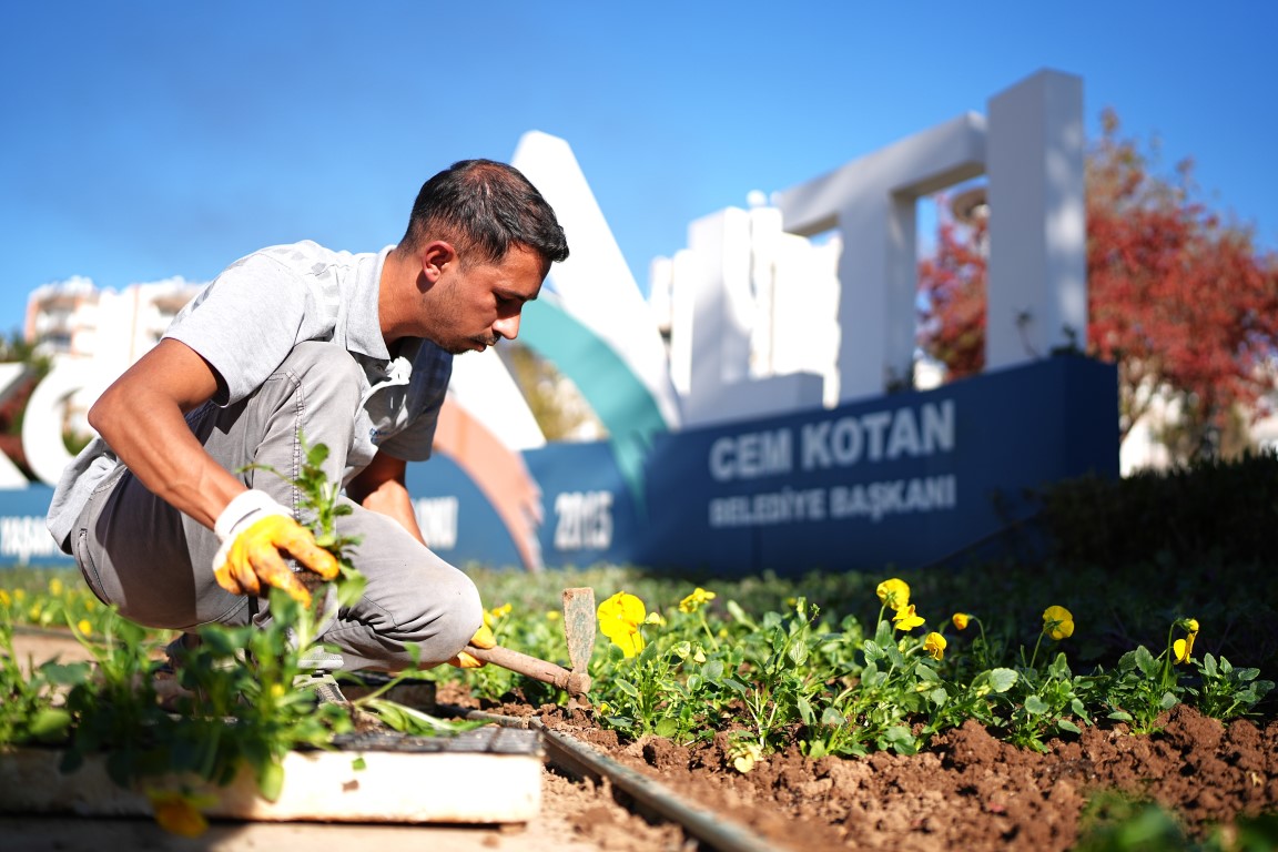 Konyaaltınınırenkliciceklerolusturacak