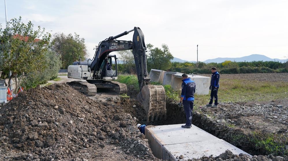 Oilcenin3Mahallesindeyagmursuyucalısmasıtaskınlarakarsıhatlaryenileniyor