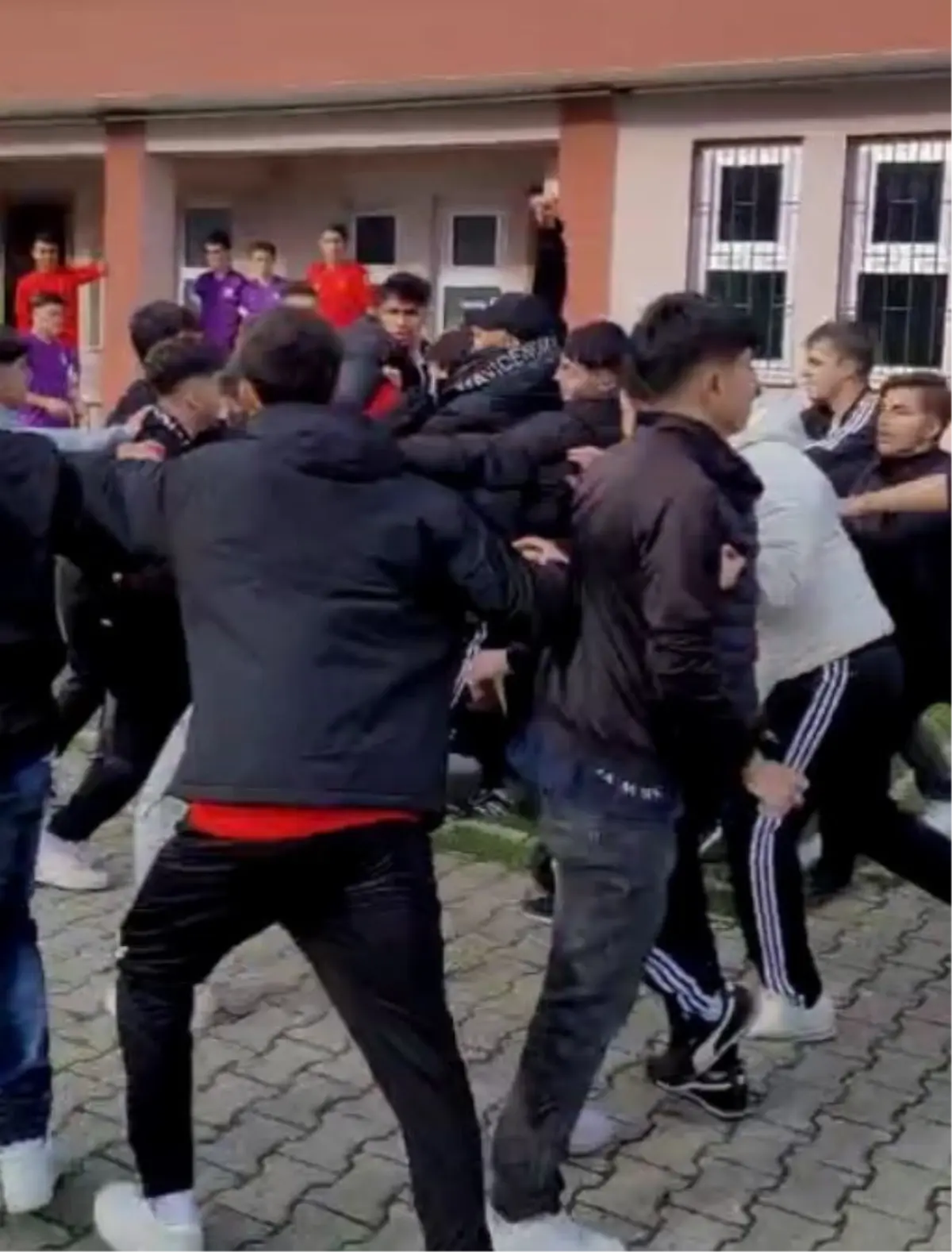 Okulturnuvasindaogretmenlerinitekmetokatdovduler