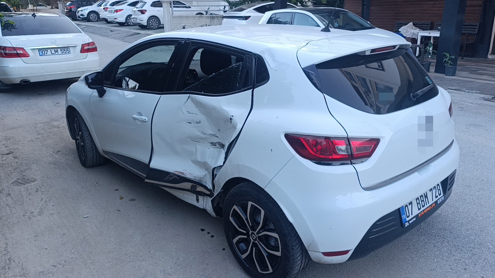 Otomobillecarpisanmotosiklethurdayadondu