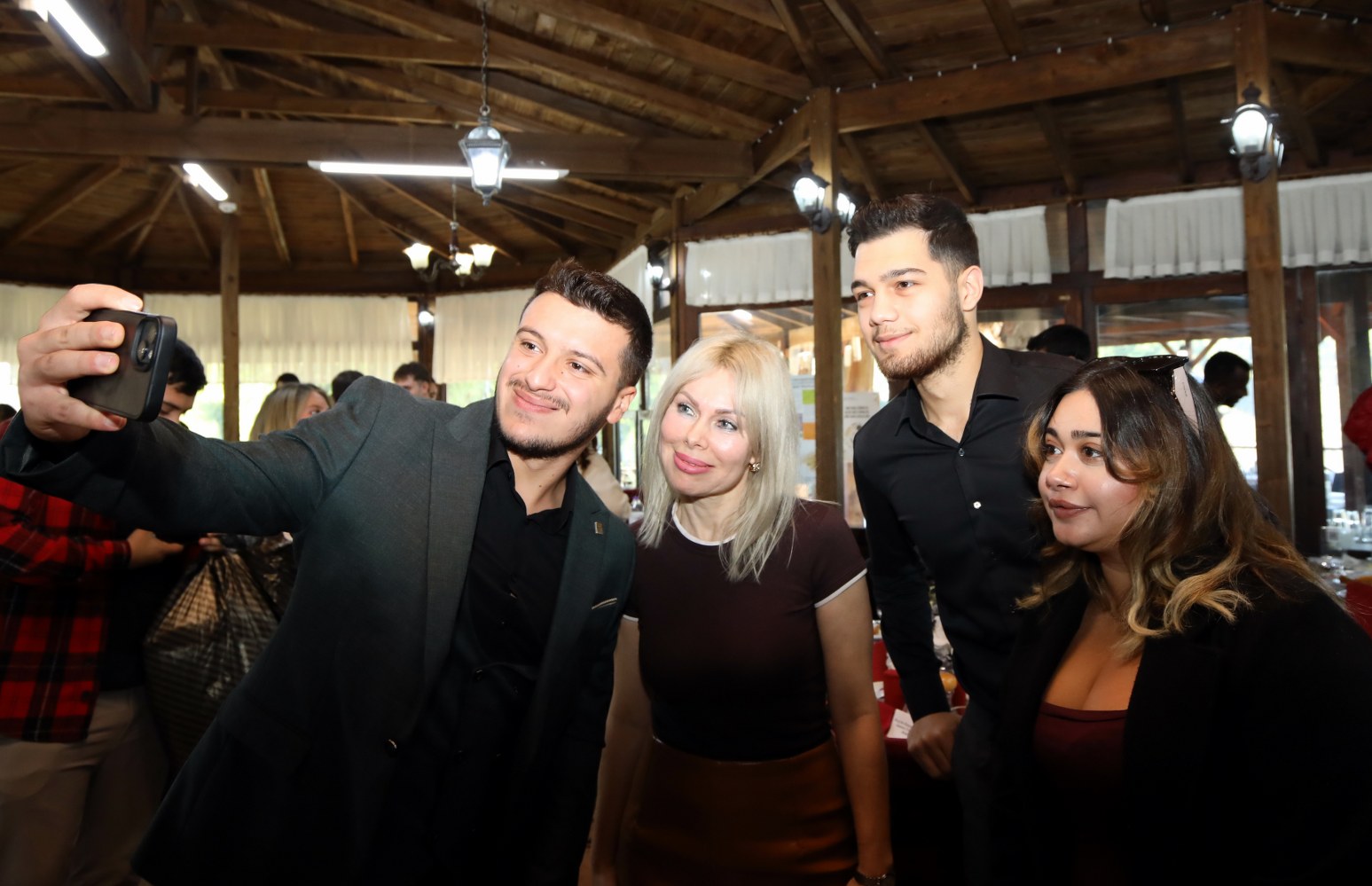 Rektorozkantoplulukbaskanlariylabulustu