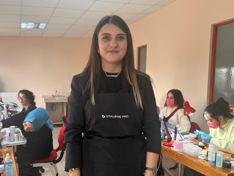 Turkiyeninilkproteztırnakkursu