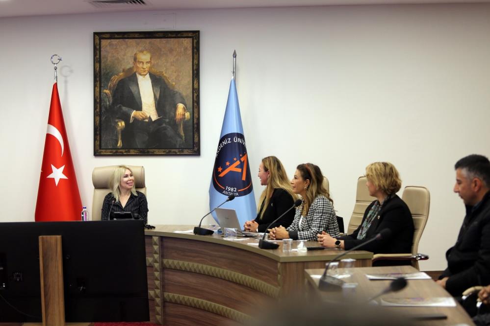 Universitedenmuhtarlaraegitim