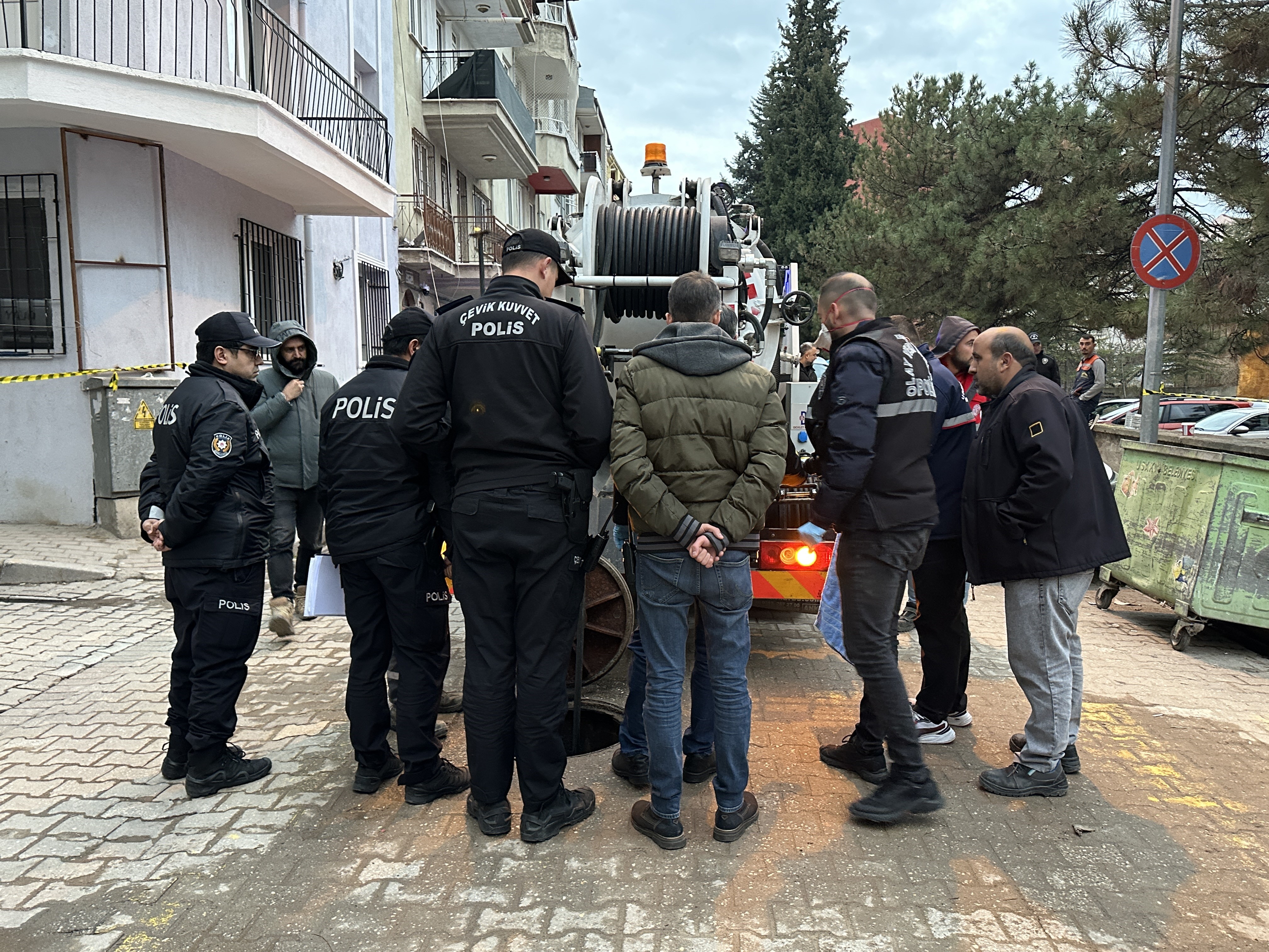 Usaktakanalizasyondaceninbulunduifadesininardindanserbestbirakildi