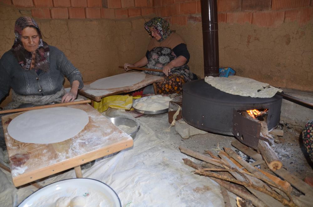 Aksekidegelenekdevamediyor