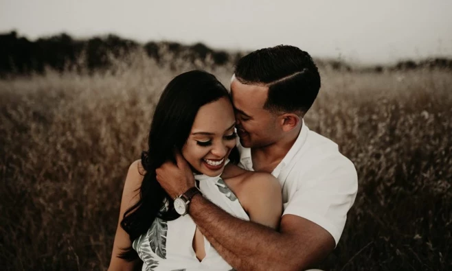 Aldatmaiddiasiylafenomenciftbosaniyor