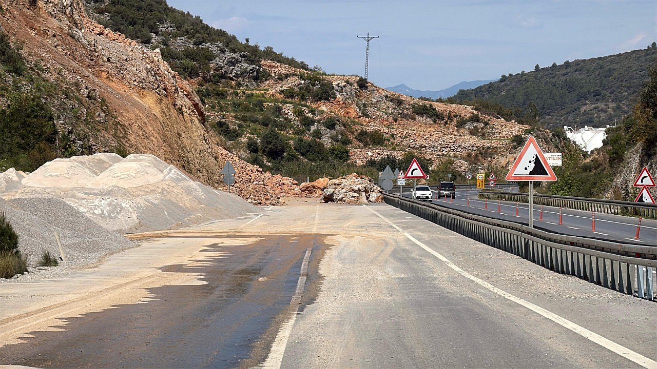 Antalyadakurumlarhayırdedikarayollarinin3Projesidereddedildi