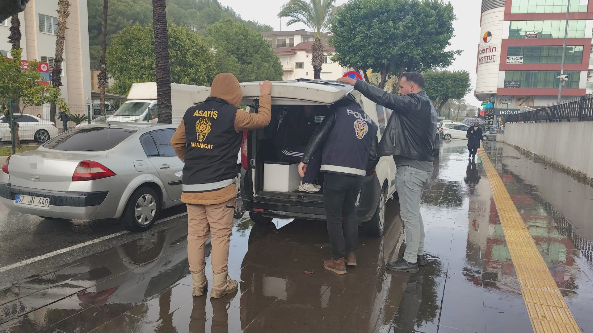 Antalyadaozbekkadinlarifuhusazorlandi