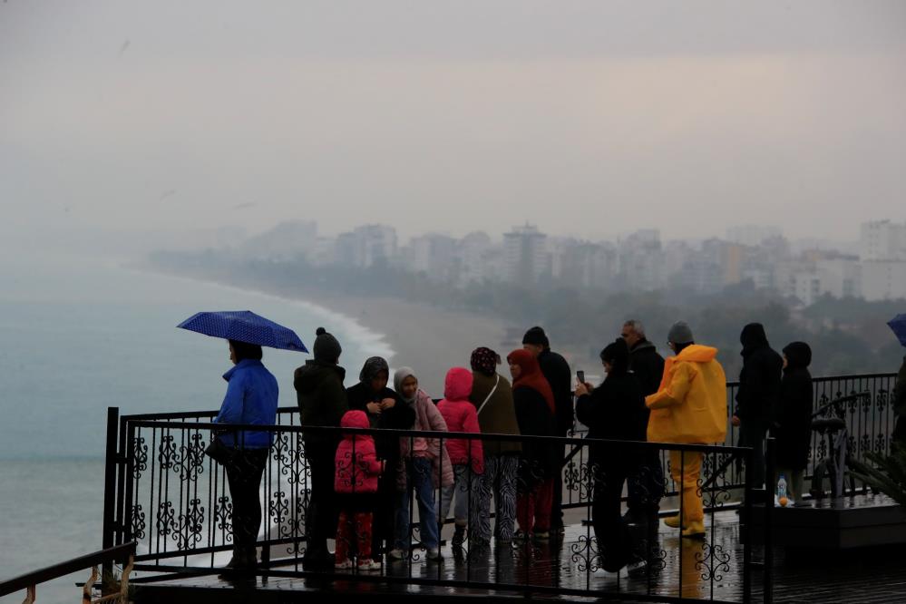 Antalyadasaganakyagıssonrasıhasarortayacıkmayabasladı