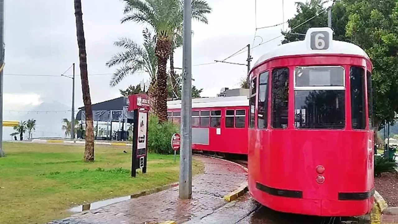 Antalyadasarikodalarmitramvaylaridurdurduseferleriptaledildi