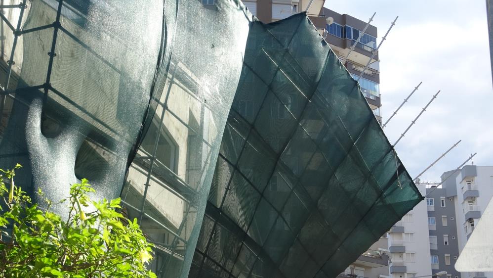 Antalyadasiddetkiruzgaretkisinigosterdi