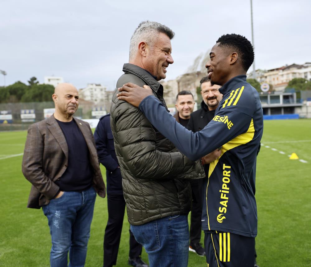 Anthonymusabafenerbahcedeilkantrenmanınacıktı-1