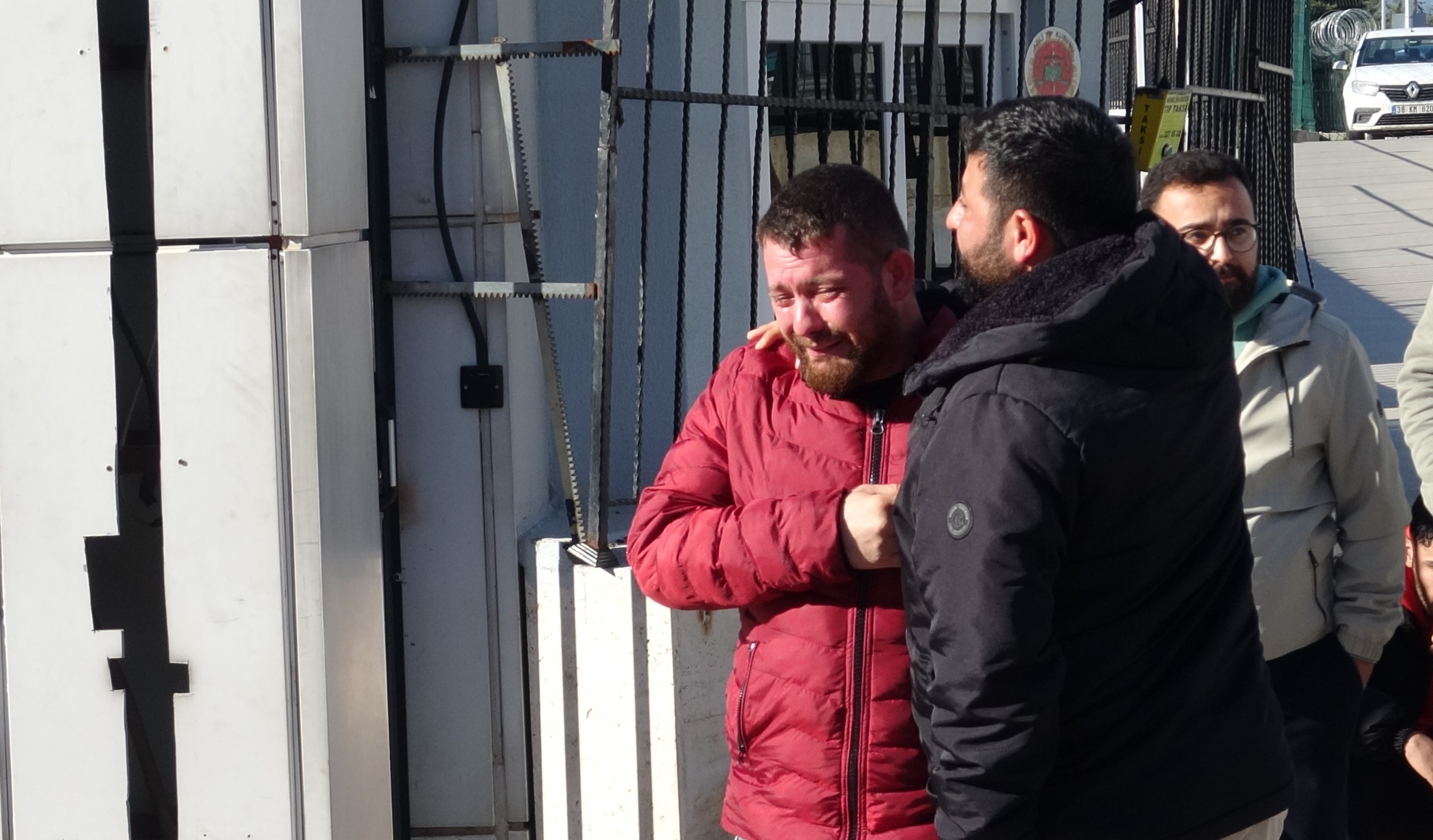 Arkadasindanmotosikletinioduncaldi