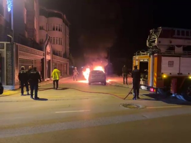 Arkasindanittirilirkenyangincikti