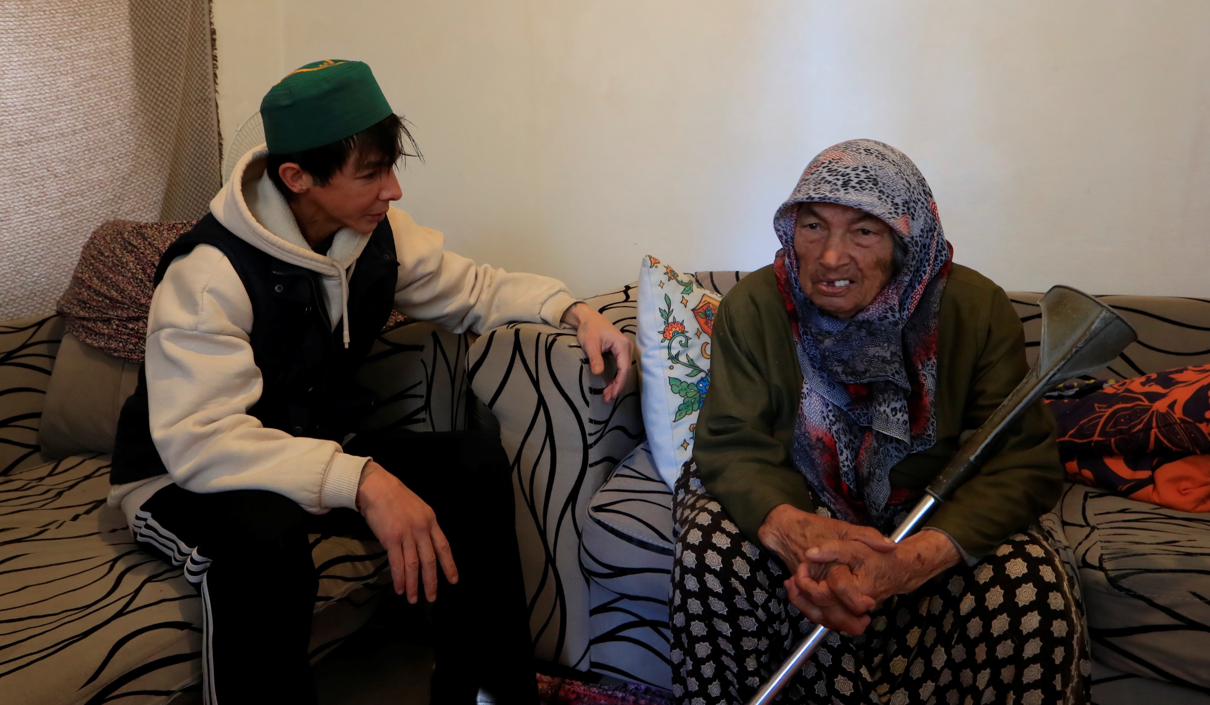 Dostdedigiarkadasisirtindanvurdu