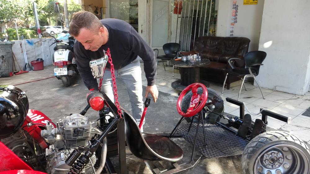 Hurdaparcalarıbirlestirdiyapamazsındenilmesineragmen160Kmhızyapanaracyaptı