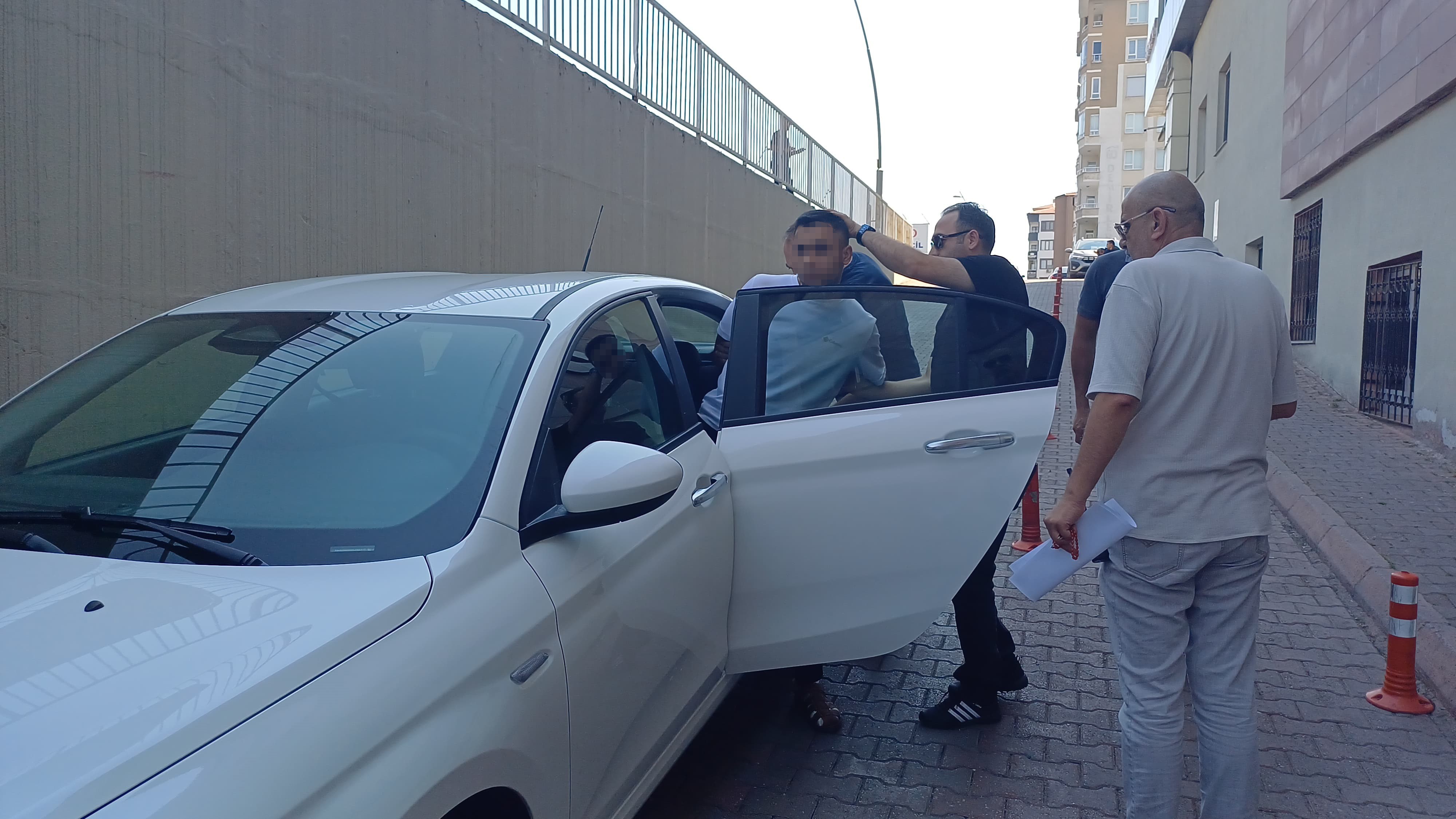 Kayseride Camidenamazkilankomsusunuoldurmustuyenihedefininkardesioldugunuacikladi