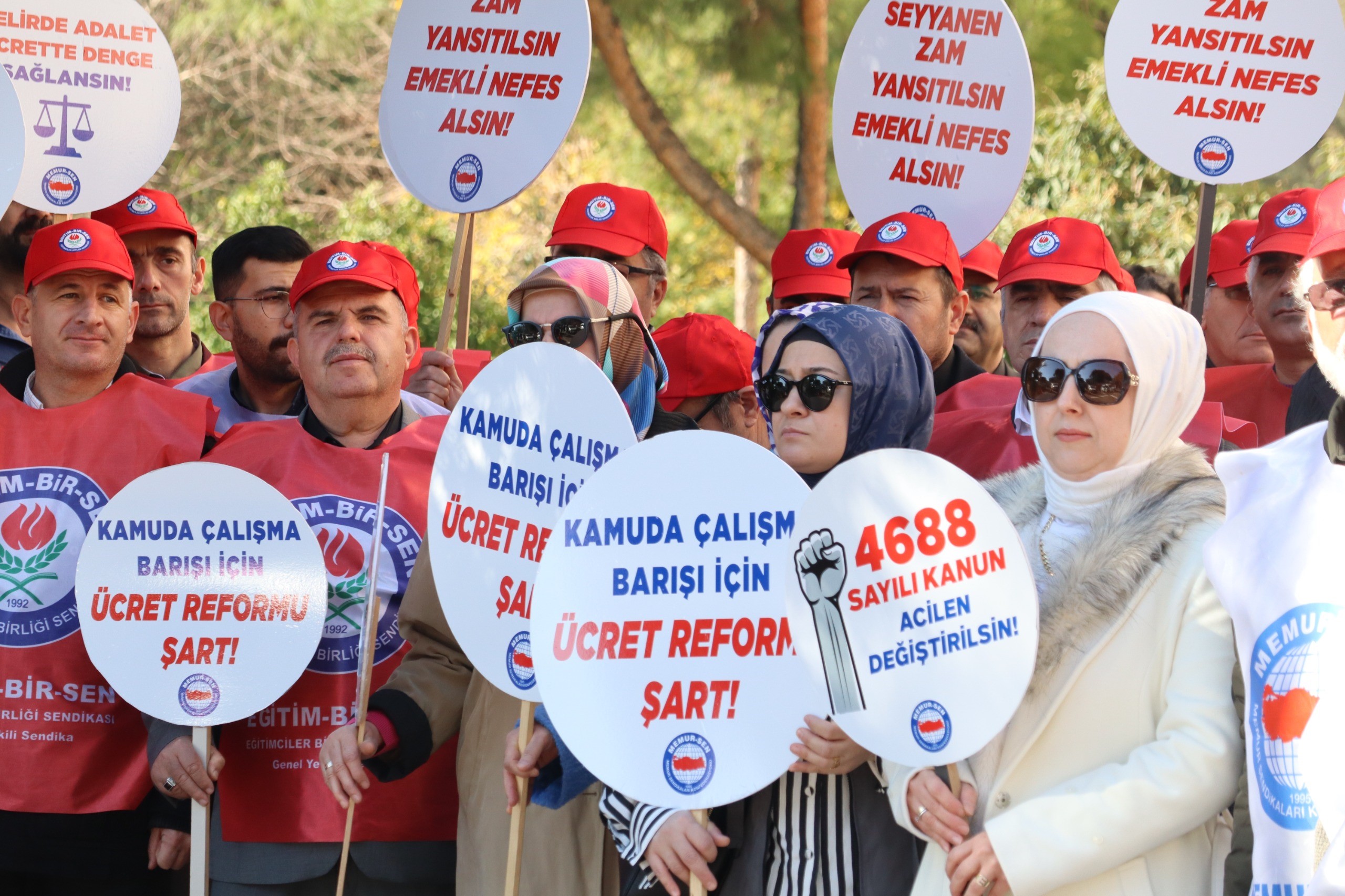 Memuruezerekenflasyonlamucadeleyurutulmez