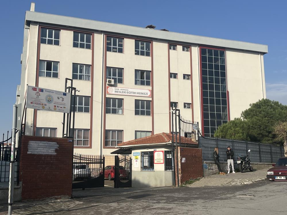 Ogrencilerievegoturmustuserbest