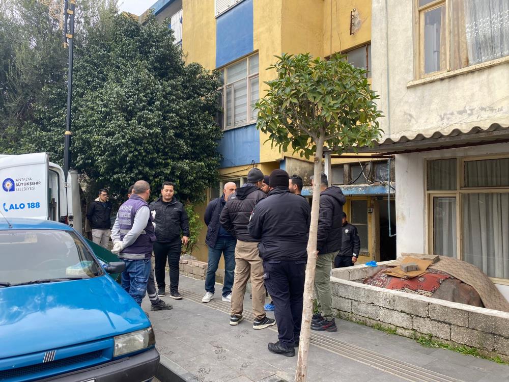 Serikteailefaciasıonceesinisonra7Yasındakikızınıoldurdu