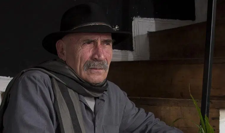 Tuncelkurtizinevisatisacikarildi