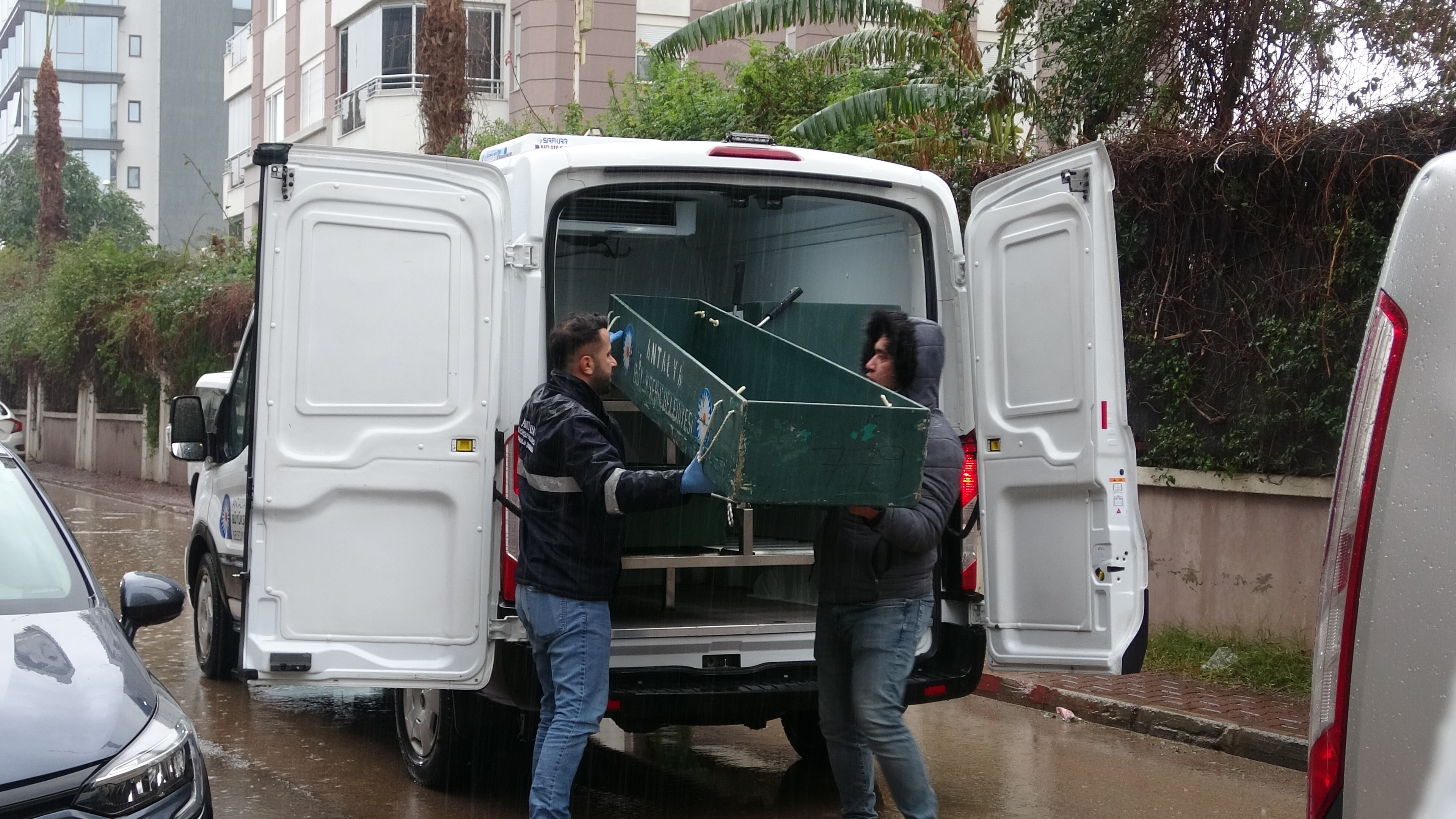 Yakinlariulasamiyorduevindeolubulundu