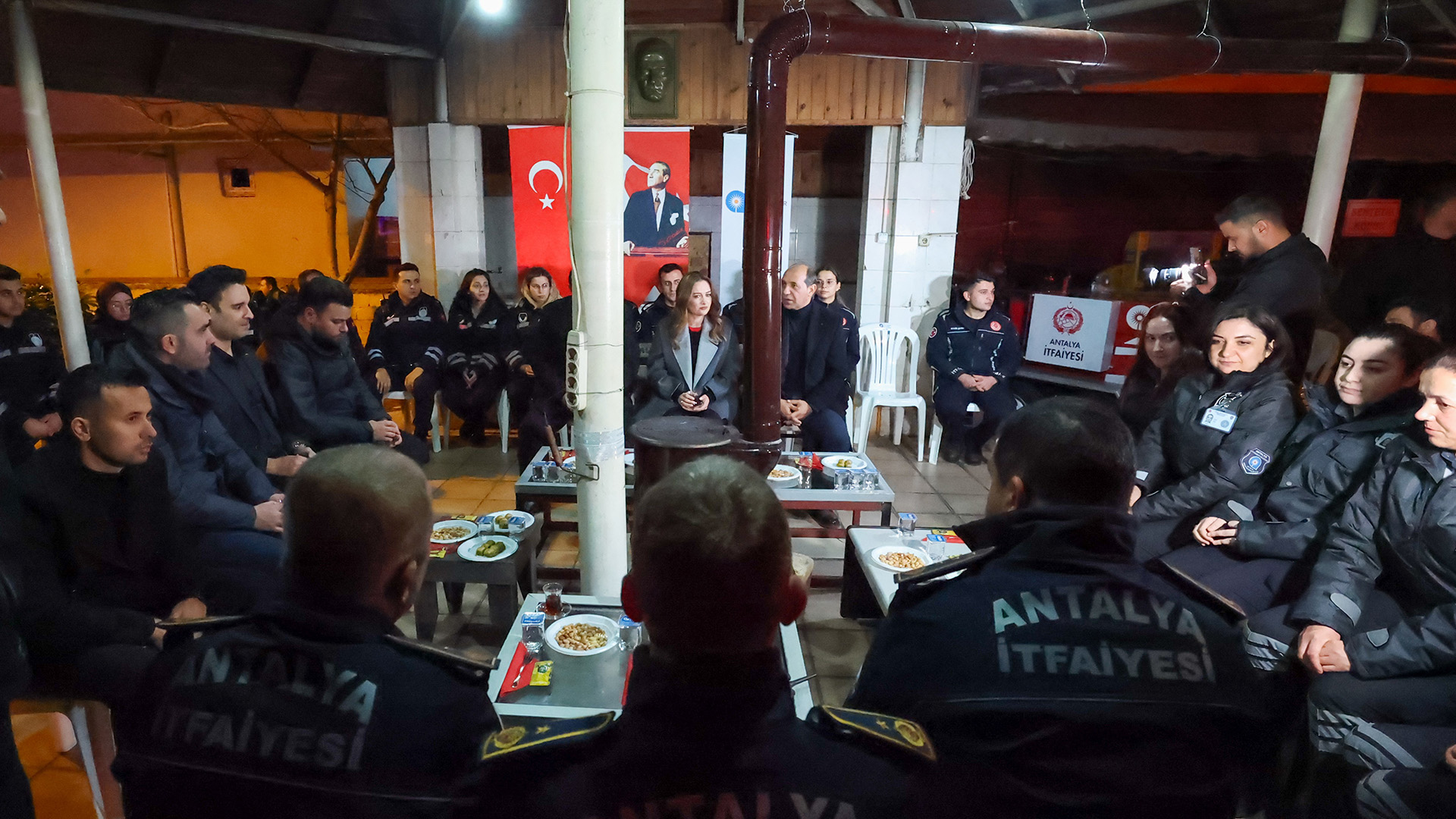 Yeniyilaitfaiyepersonelleriylegirdiler