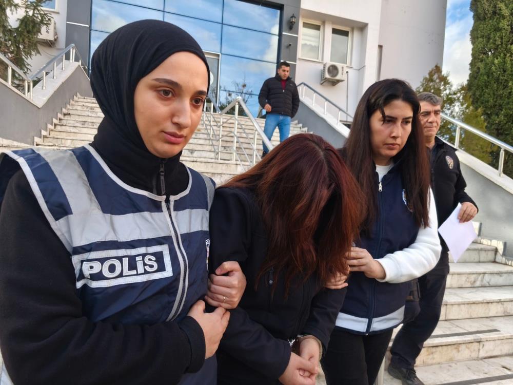 Yogunbakımdaki5Gunlukbebegidarbedenhemsireteslimoldu