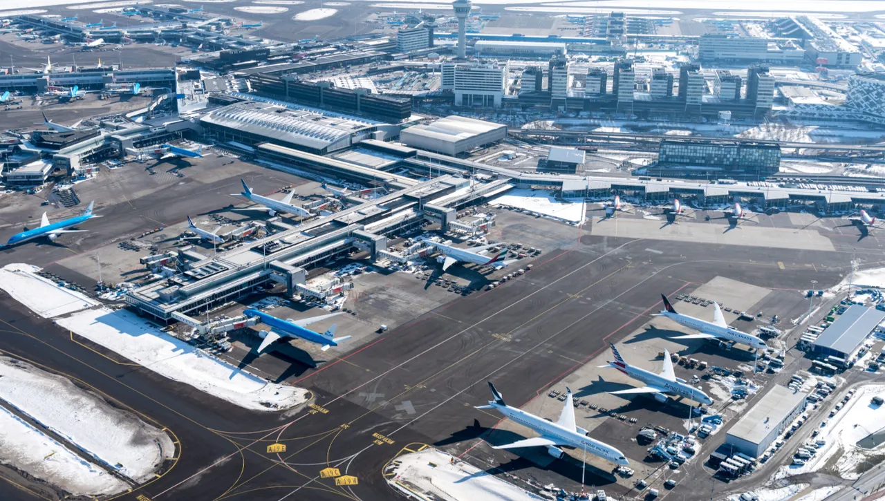 Yunanistanhavasahasıalarmverdibircokucusturkiyeyeyonlendirildi