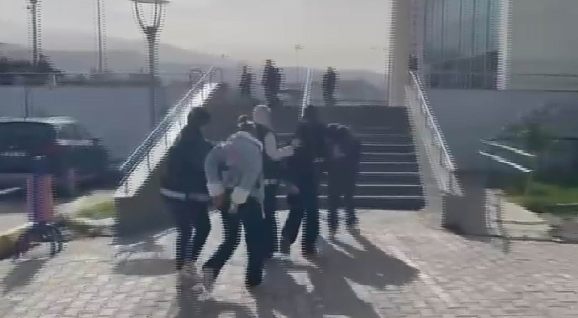 Annevebabacezaevindekizlariserbest