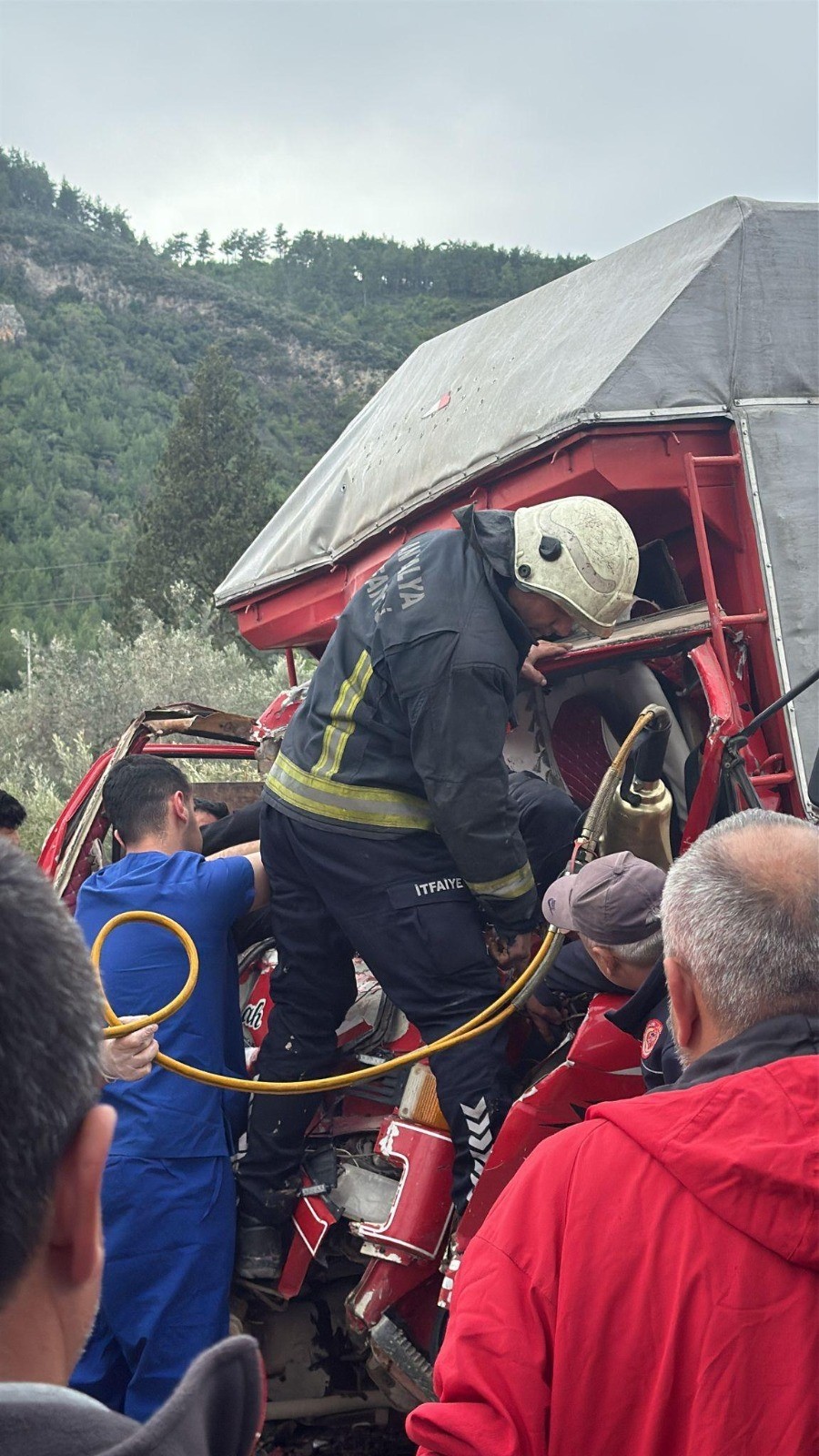 Antalyadacenazetasiyanvatandaslarayolverdikazageciripagiryaralandi