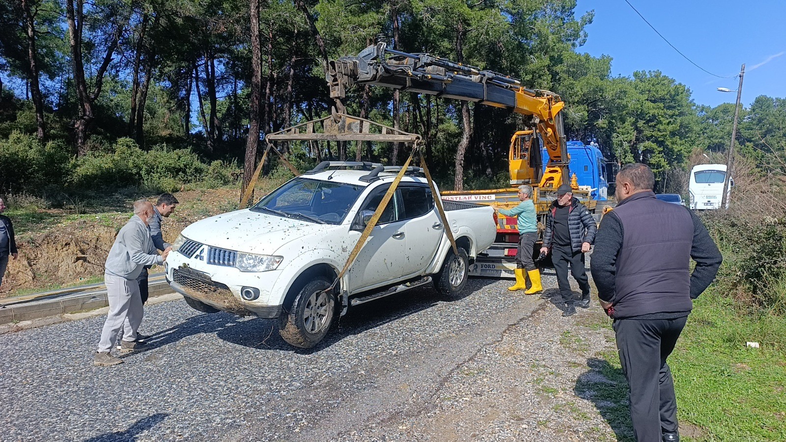 Antalyadakamyonetdereyeuctumuhtartaleplerinisiraladi