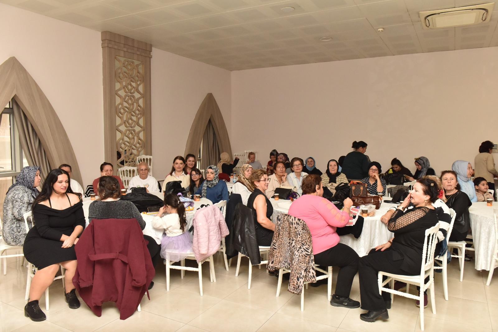 Antalyadakepezbelediyesindenkadinlaramuzikvedayanismaetkinligi