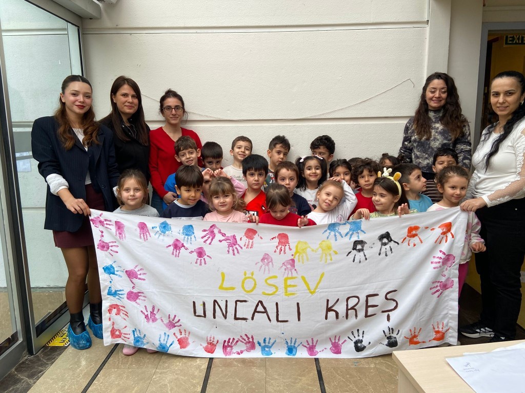 Antalyadakonyaaltindacocuklaralosemifarkindalikegitimiverildi