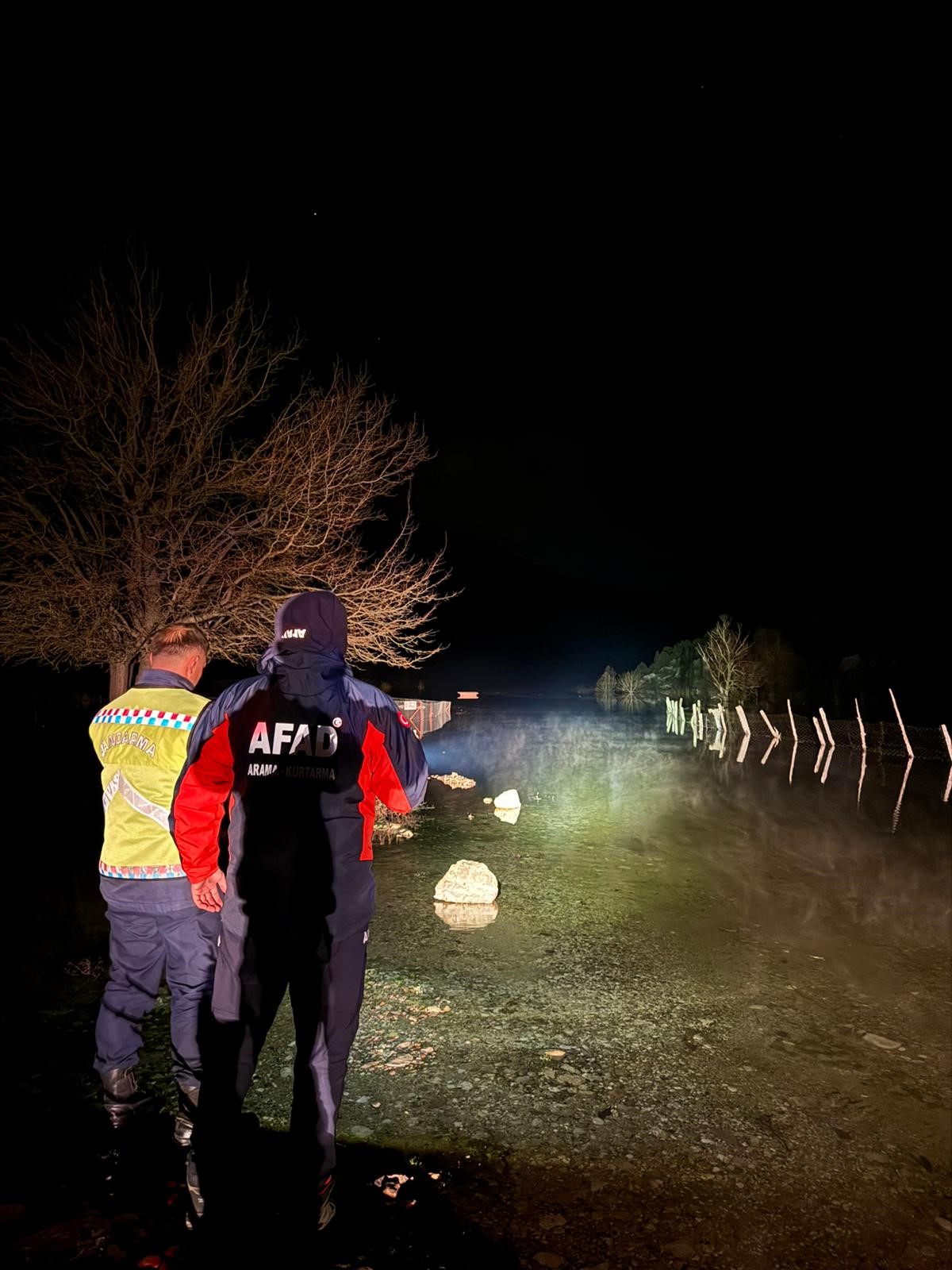 Antalyadayagislaryayladamahsurbirakticobanvehayvanlarininyardiminaekiplerkostu