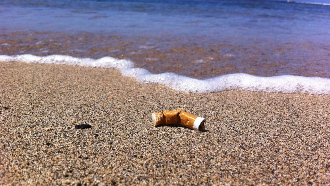 Antalyasahillerindesigarayasaklaniyor