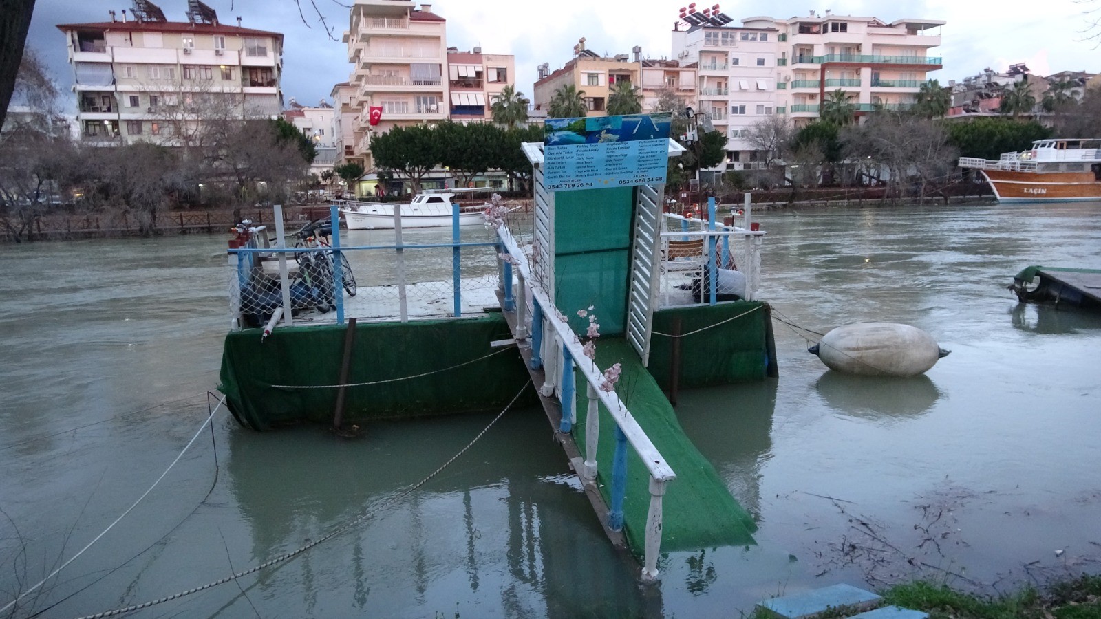 Barajlardansaniyede500Metrekupsubirakildi