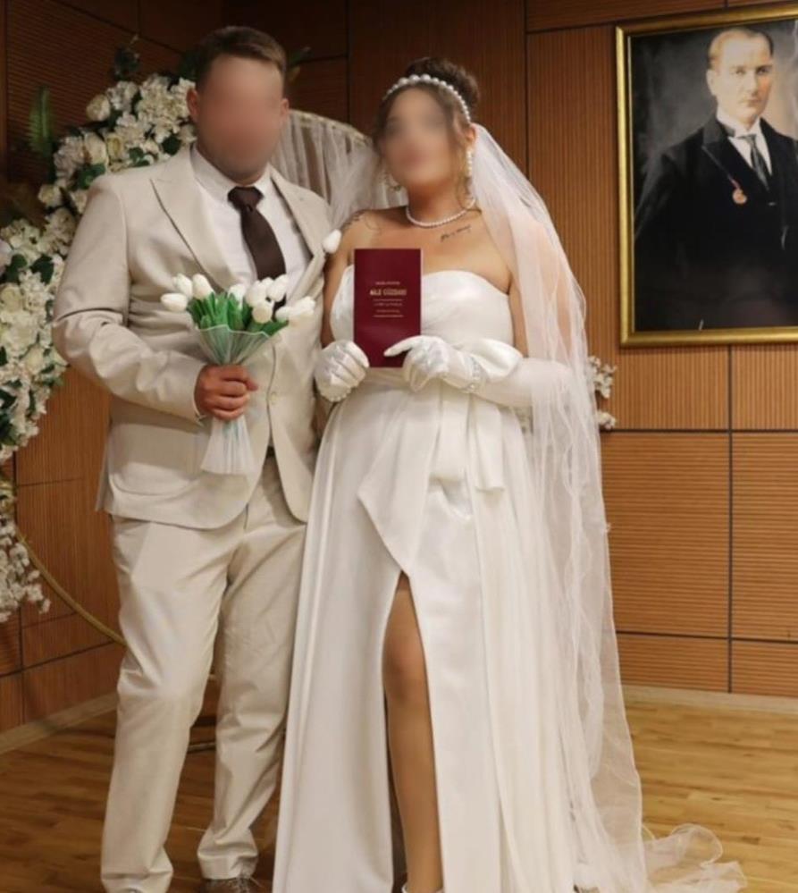 Esini20Yerindenbicakladikendinideyaraladi